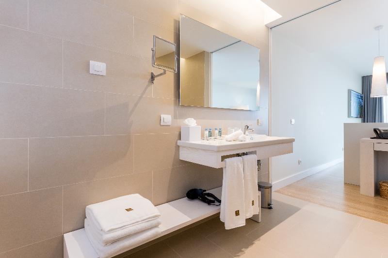 جناح جونيور, King Fahd Palace