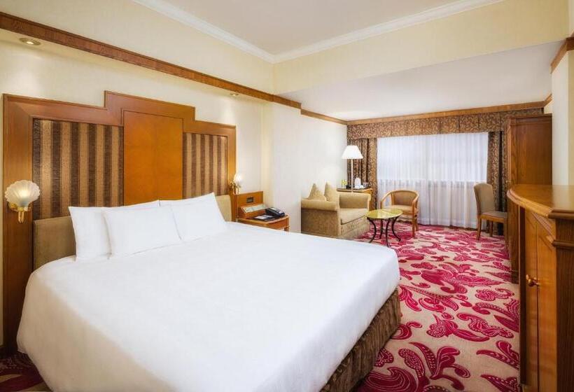 اتاق لوکس با تخت بزرگ, Sintra