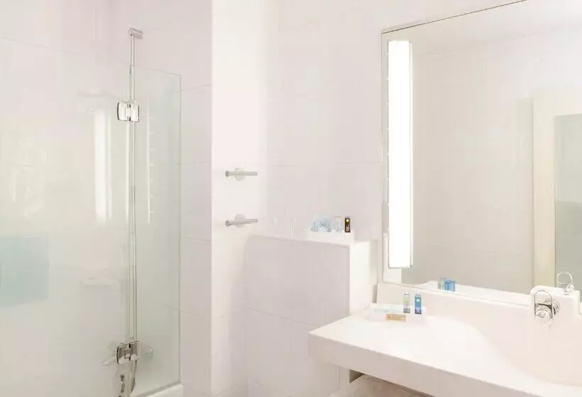 キングサイズベッドのスーペリアルーム, Novotel Nantes Centre Bord De Loire