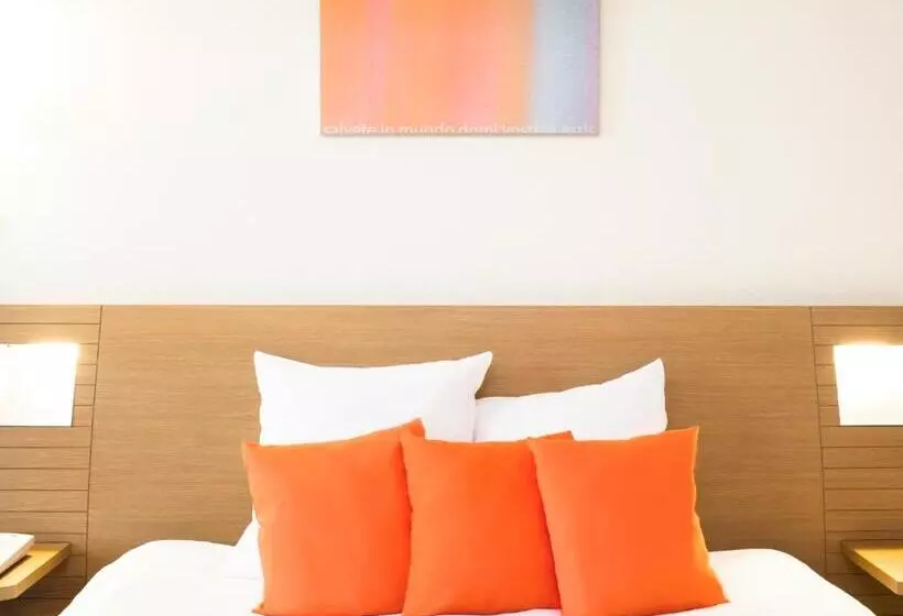 キングサイズベッドのスーペリアルーム, Novotel Nantes Centre Bord De Loire