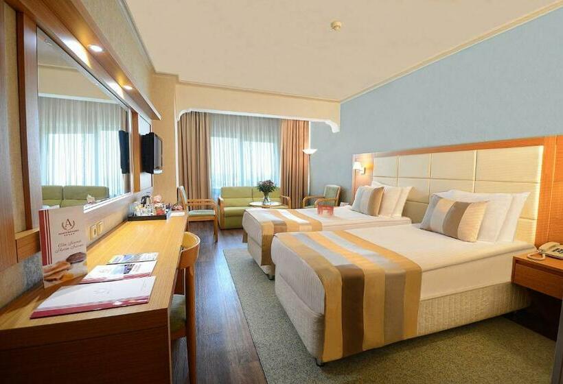 اتاق لوکس خانوادگی, Akgun Istanbul