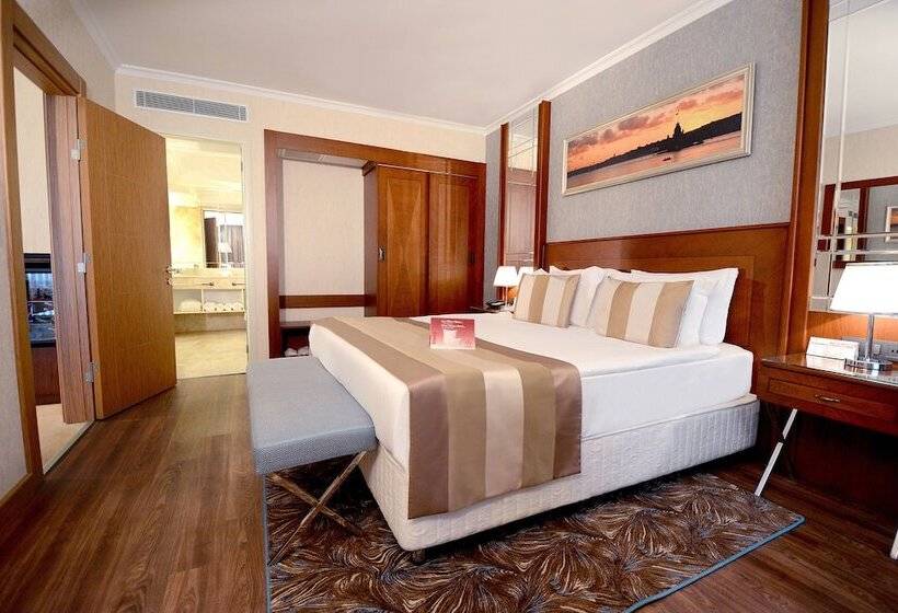 سوییت جونیور, Akgun Istanbul