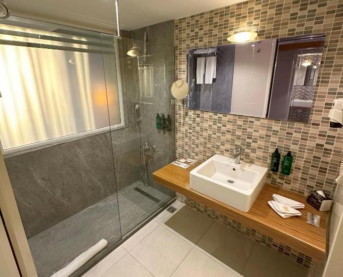 اتاق لوکس خانوادگی, Akgun Istanbul