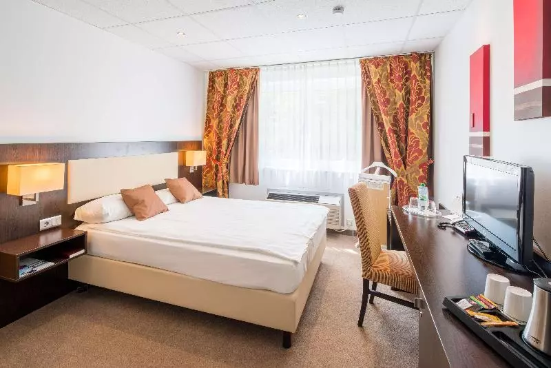 クイーンサイズベッドのスタンダードルーム, Best Western Hotel Jena