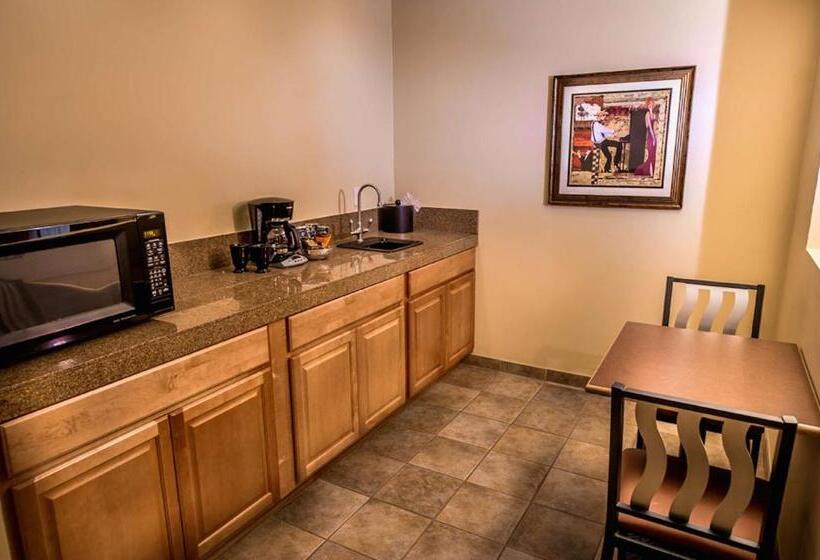 سوئیت با تخت بزرگ, Best Western Plus Arroyo Roble & Creekside Villas