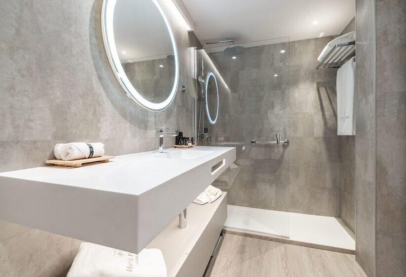 اتاق لوکس سه تخته, Grand Plaza Hotel & Wellness