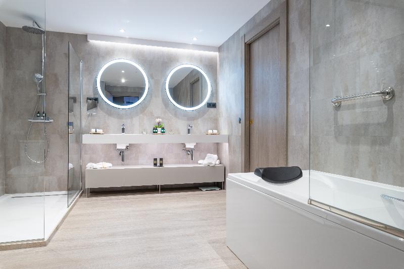 اتاق لوکس سه تخته, Grand Plaza Hotel & Wellness