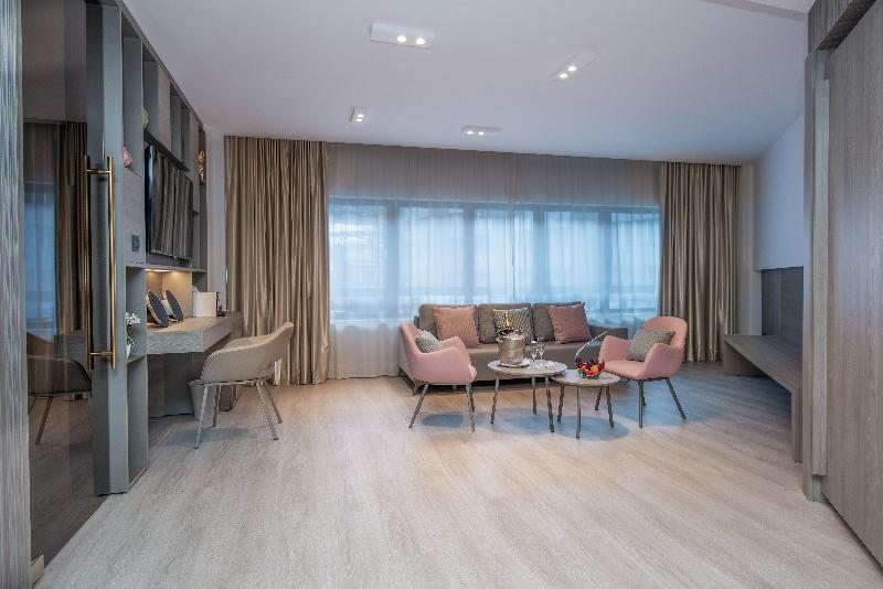 اتاق لوکس سه تخته, Grand Plaza Hotel & Wellness