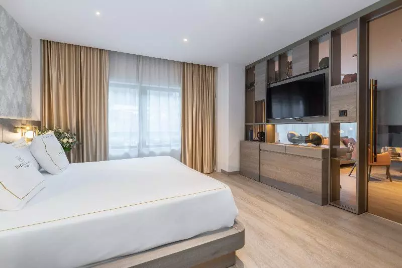 اتاق لوکس سه تخته, Grand Plaza Hotel & Wellness