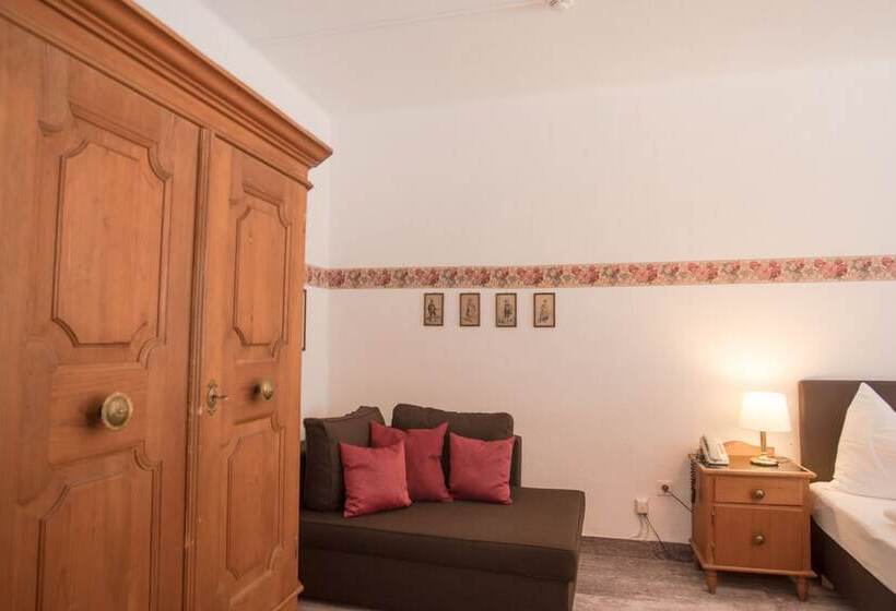 غرفة قياسية ثلاثية, Restaurant Grünwalderhof