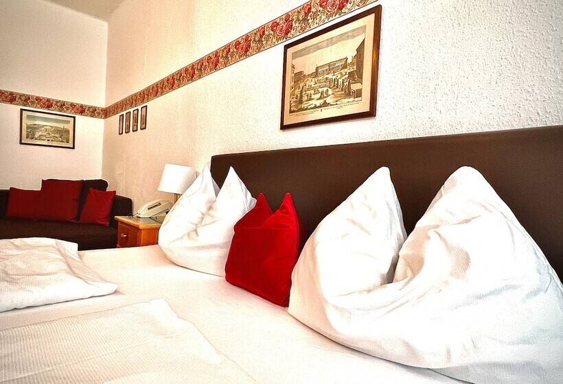 غرفة قياسية ثلاثية, Restaurant Grünwalderhof