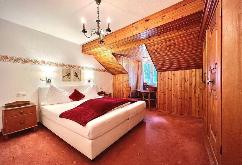 غرفة قياسية رباعية, Restaurant Grünwalderhof