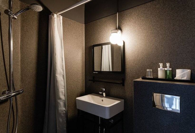 اتاق استاندارد با چشم‌انداز, Leifur Eiríksson