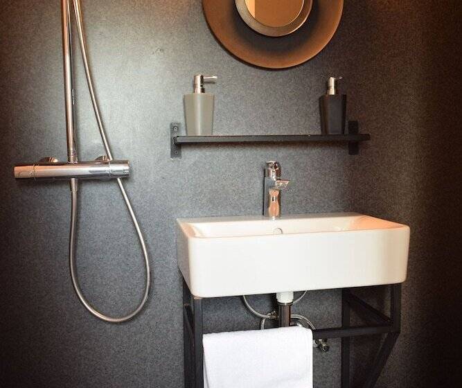 اتاق استاندارد با چشم‌انداز, Leifur Eiríksson