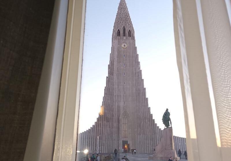 اتاق استاندارد با چشم‌انداز, Leifur Eiríksson