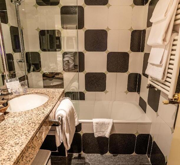 اتاق خانوادگی, Llop Gris