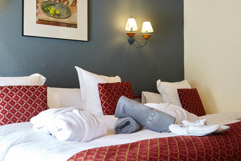 اتاق استاندارد سه نفره, Llop Gris