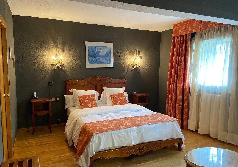 سوییت جونیور, Llop Gris