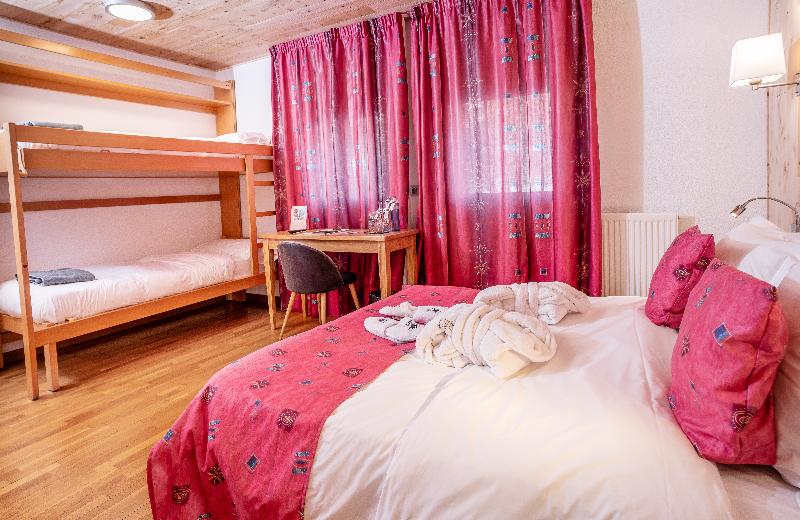 اتاق خانوادگی, Llop Gris