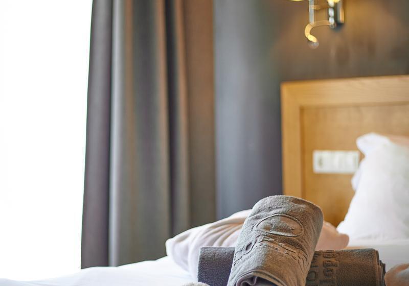 اتاق سوپریور خانوادگی, Llop Gris