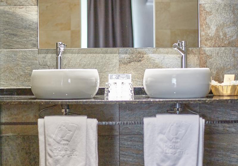 اتاق سوپریور خانوادگی, Llop Gris