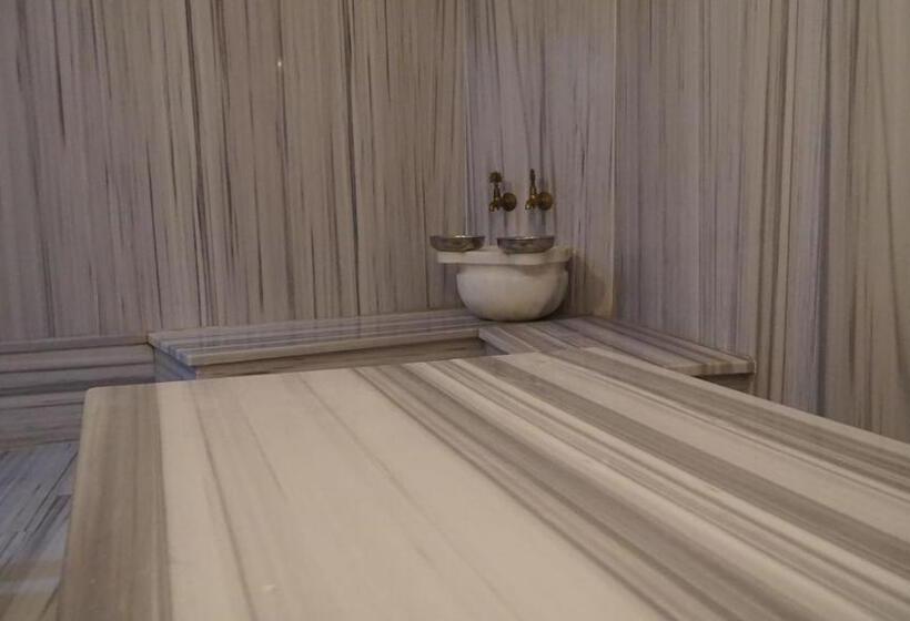 اتاق اجرایی, Marla