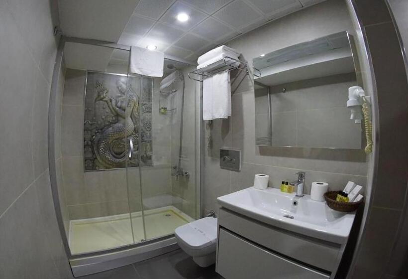 اتاق اجرایی, Marla