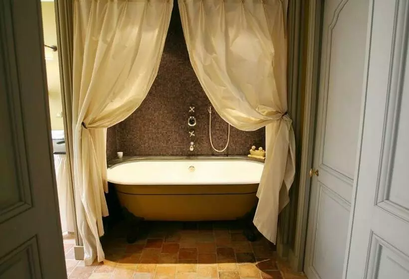 スーペリアールーム, Relais Et Châteaux Michel Trama