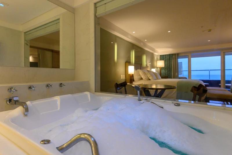 اتاق خانوادگی, Roma