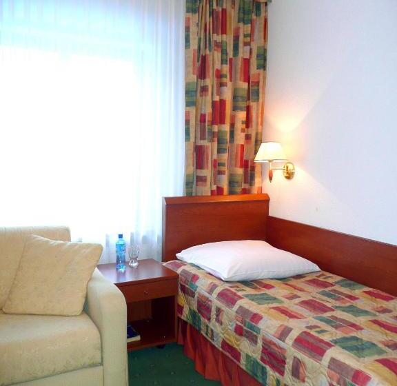 اتاق استاندارد یک نفره, Zajazd Piastowski