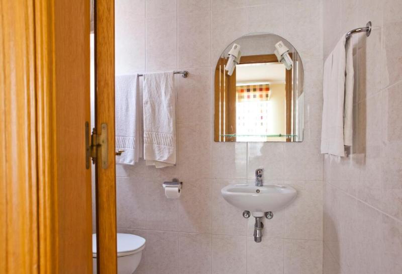 اتاق استاندارد سه نفره, Residencial Colombo