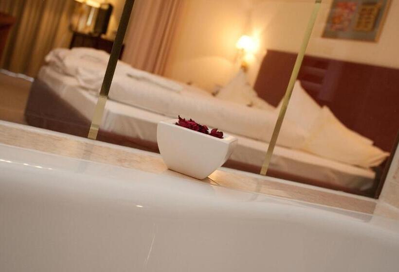 جناح, Seefischer   Finest Hideaway