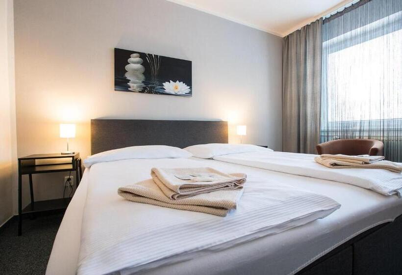 חדר סטנדרט לארבעה, A Sport