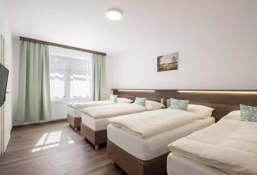 Chambre Familiale, Grand