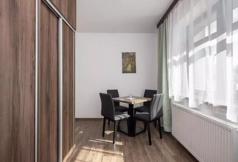 Chambre Familiale, Grand