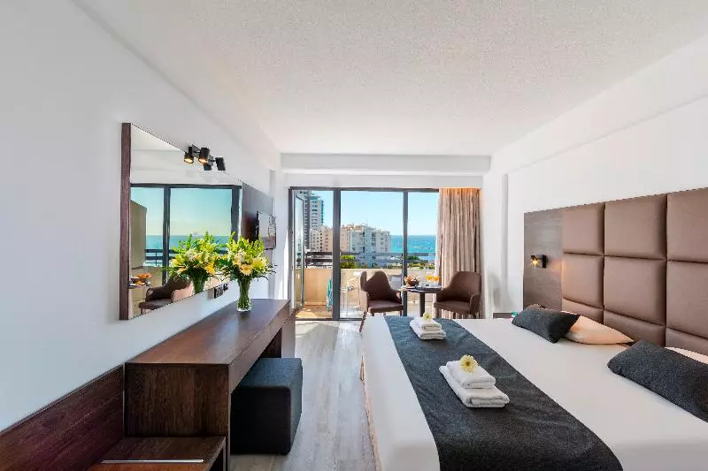 اتاق اساندارد با چشم‌انداز جانبی به دریا, Odysseia Hotel Kapetanios