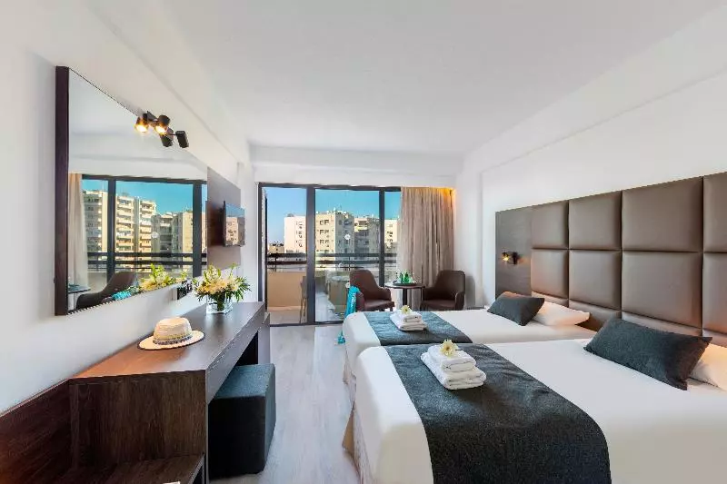 اتاق اساندارد با چشم‌انداز جانبی به دریا, Odysseia Hotel Kapetanios