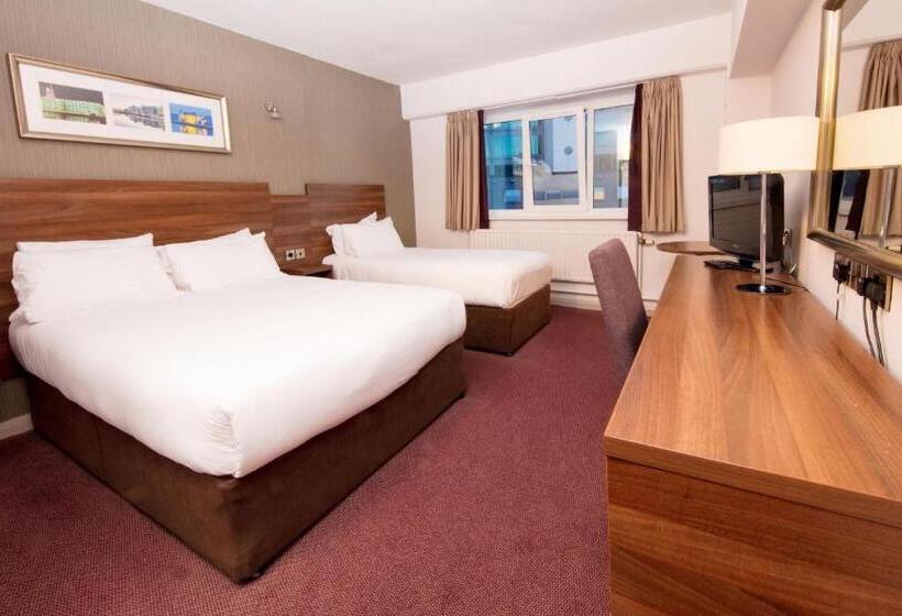 标准间, Leonardo Cork