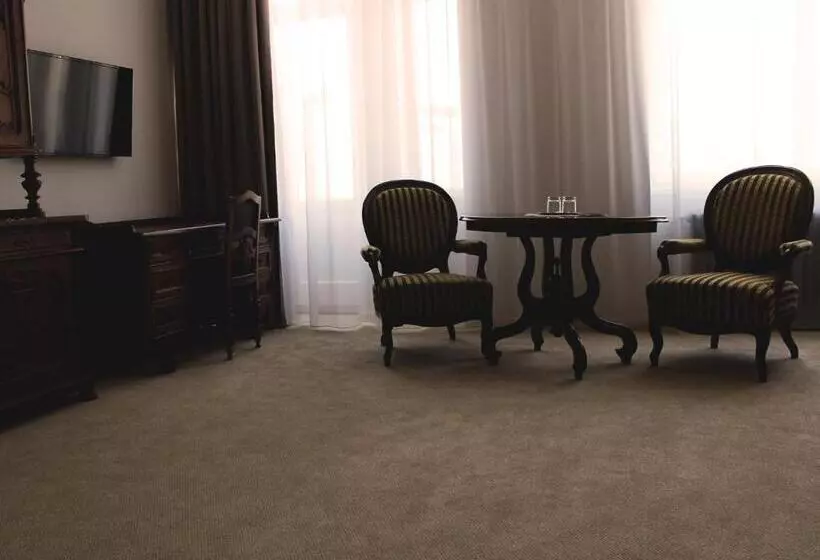 Suite, Lev