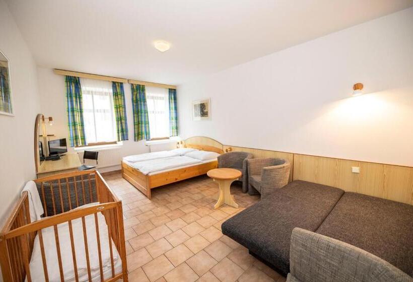 חדר סטנדרט לארבעה, Praha