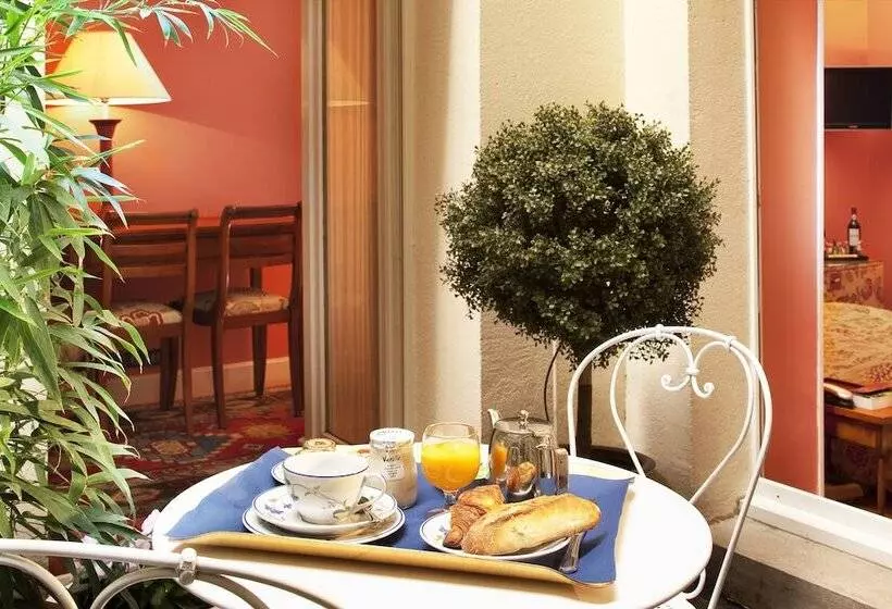 اتاق اجرایی یک تخته, Relais Du Louvre