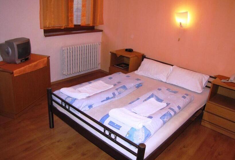 غرفة قياسية ثلاثية, Slovan