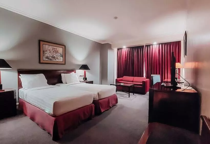 سوییت جونیور, Surabaya Suites Hotel Powered By Archipelago