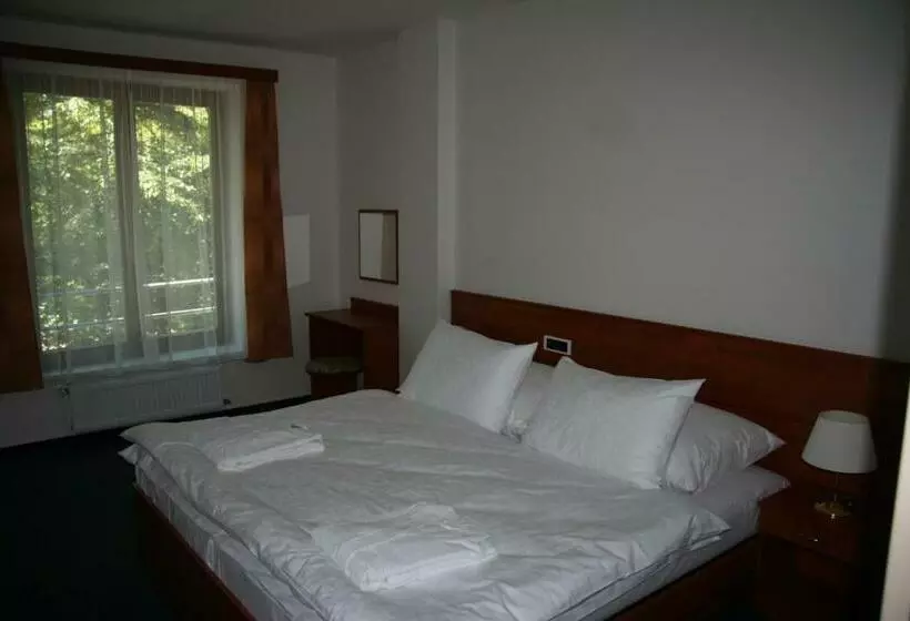 سوییت, Lazensky Hotel Park