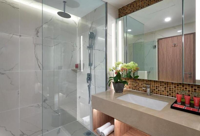 Номер Deluxe, Swiss Garden Hotel Bukit Bintang Kuala Lumpur