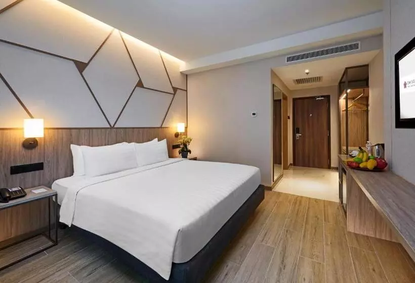 اتاق لوکس با تخت بزرگ, Swiss Garden Hotel Bukit Bintang Kuala Lumpur