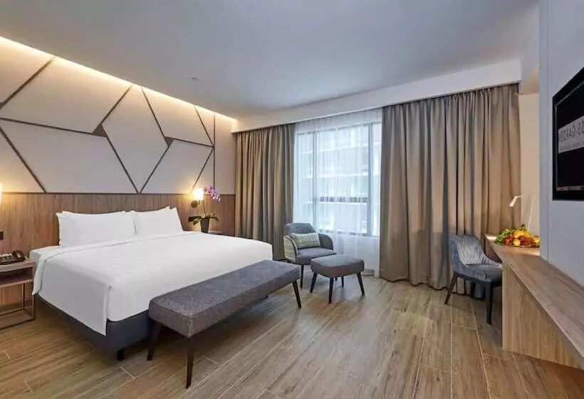 اتاق اجرایی با تخت بزرگ, Swiss Garden Hotel Bukit Bintang Kuala Lumpur