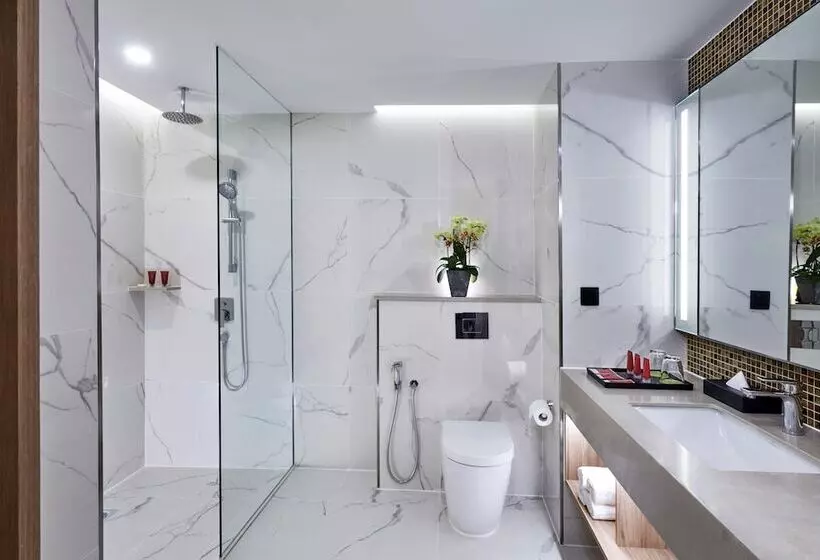 اتاق اجرایی با تخت بزرگ, Swiss Garden Hotel Bukit Bintang Kuala Lumpur