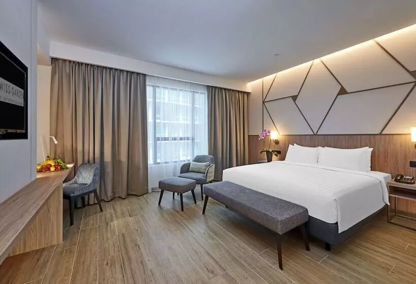 اتاق اجرایی با تخت بزرگ, Swiss Garden Hotel Bukit Bintang Kuala Lumpur