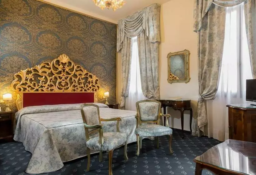 Deluxe Room King Size Bed